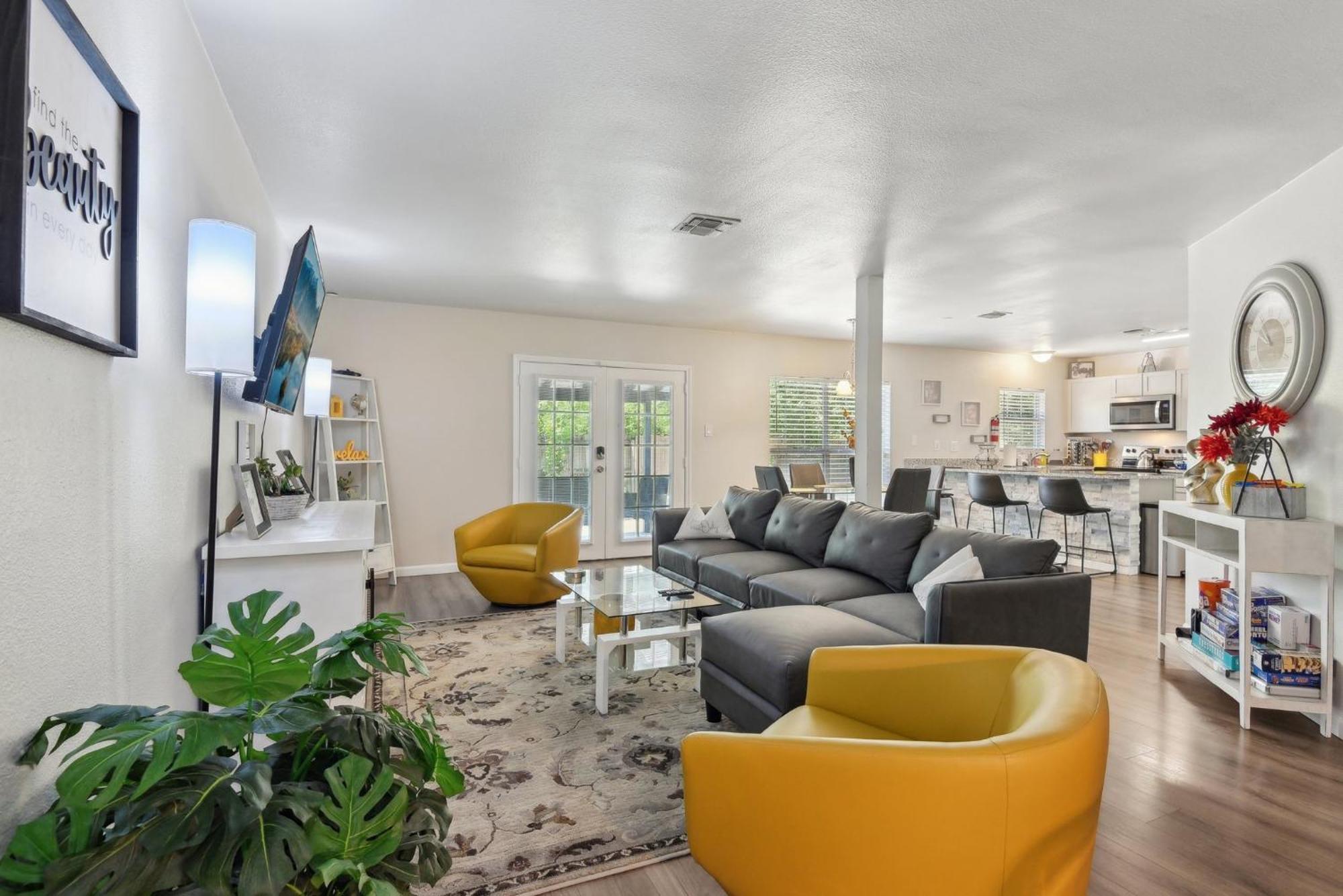 Modern Rental Near Medical Center, Six Flags, Utsa, La Cantera, Lackland Afb * San Antonio