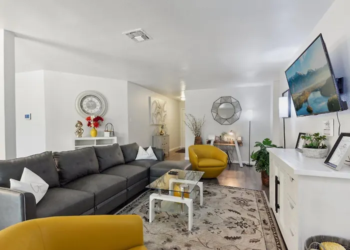 Modern Rental Near Medical Center, Six Flags, Utsa, La Cantera, Lackland Afb