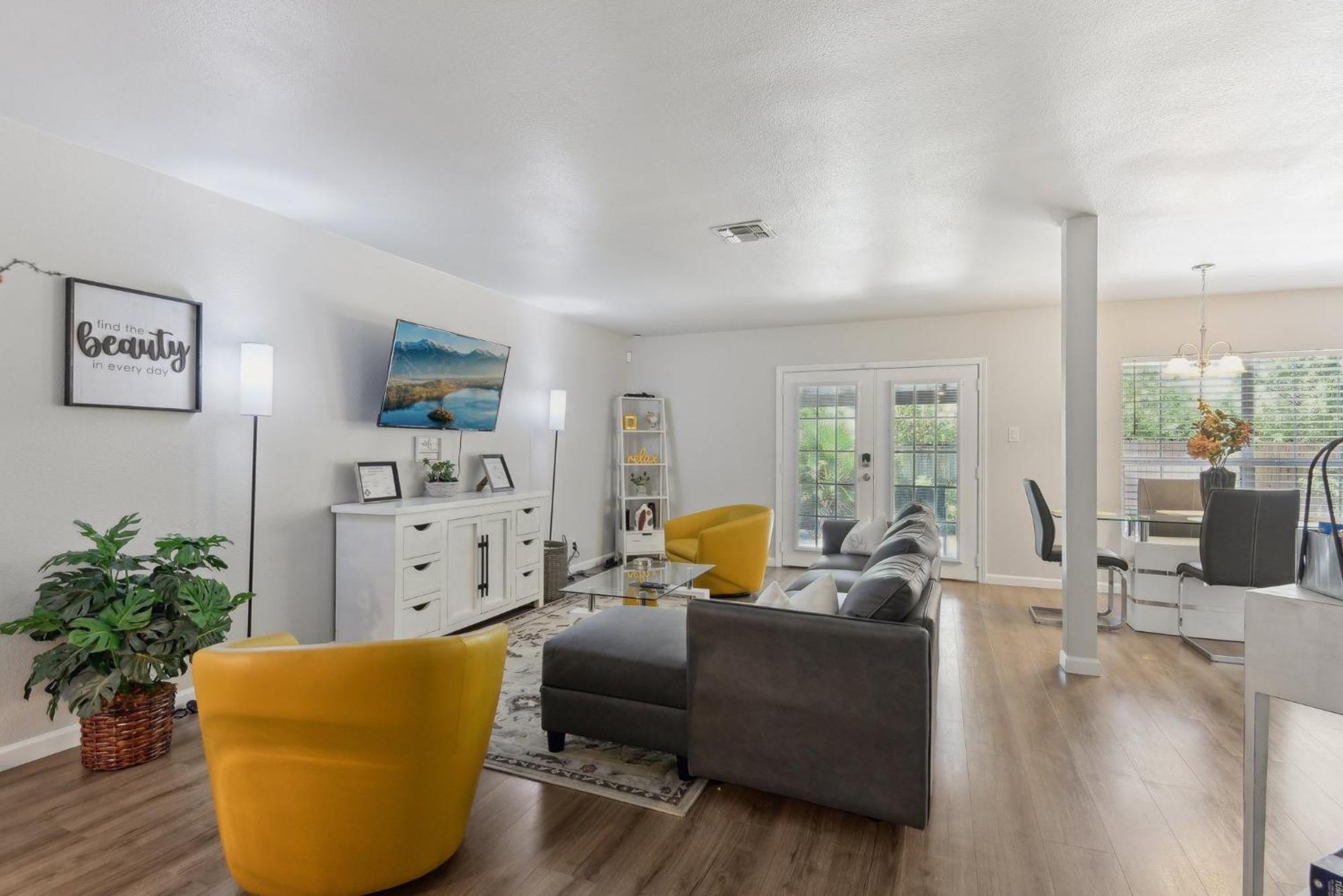 Modern Rental Near Medical Center, Six Flags, Utsa, La Cantera, Lackland Afb *