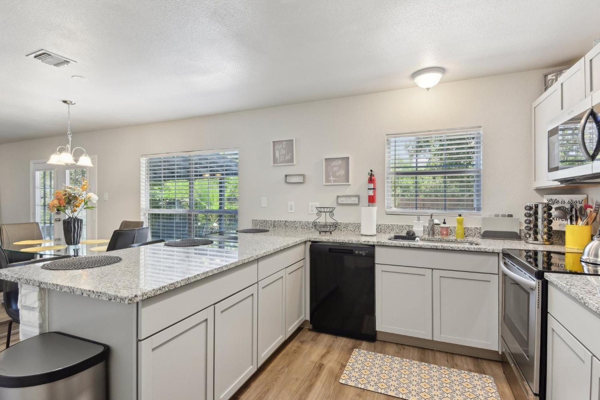 Modern Rental Near Medical Center, Six Flags, Utsa, La Cantera, Lackland Afb Holiday home San Antonio