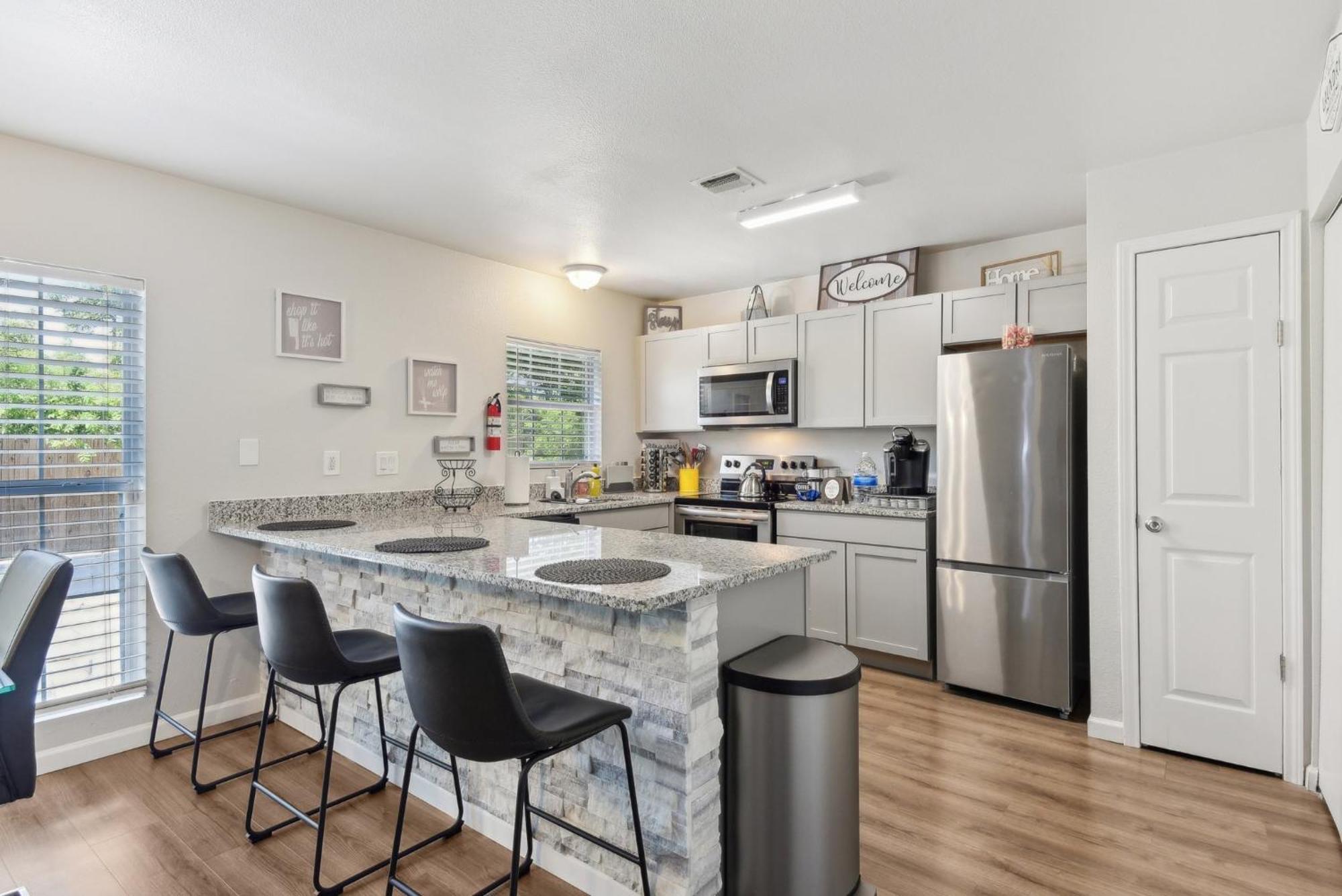 Modern Rental Near Medical Center, Six Flags, Utsa, La Cantera, Lackland Afb * San Antonio