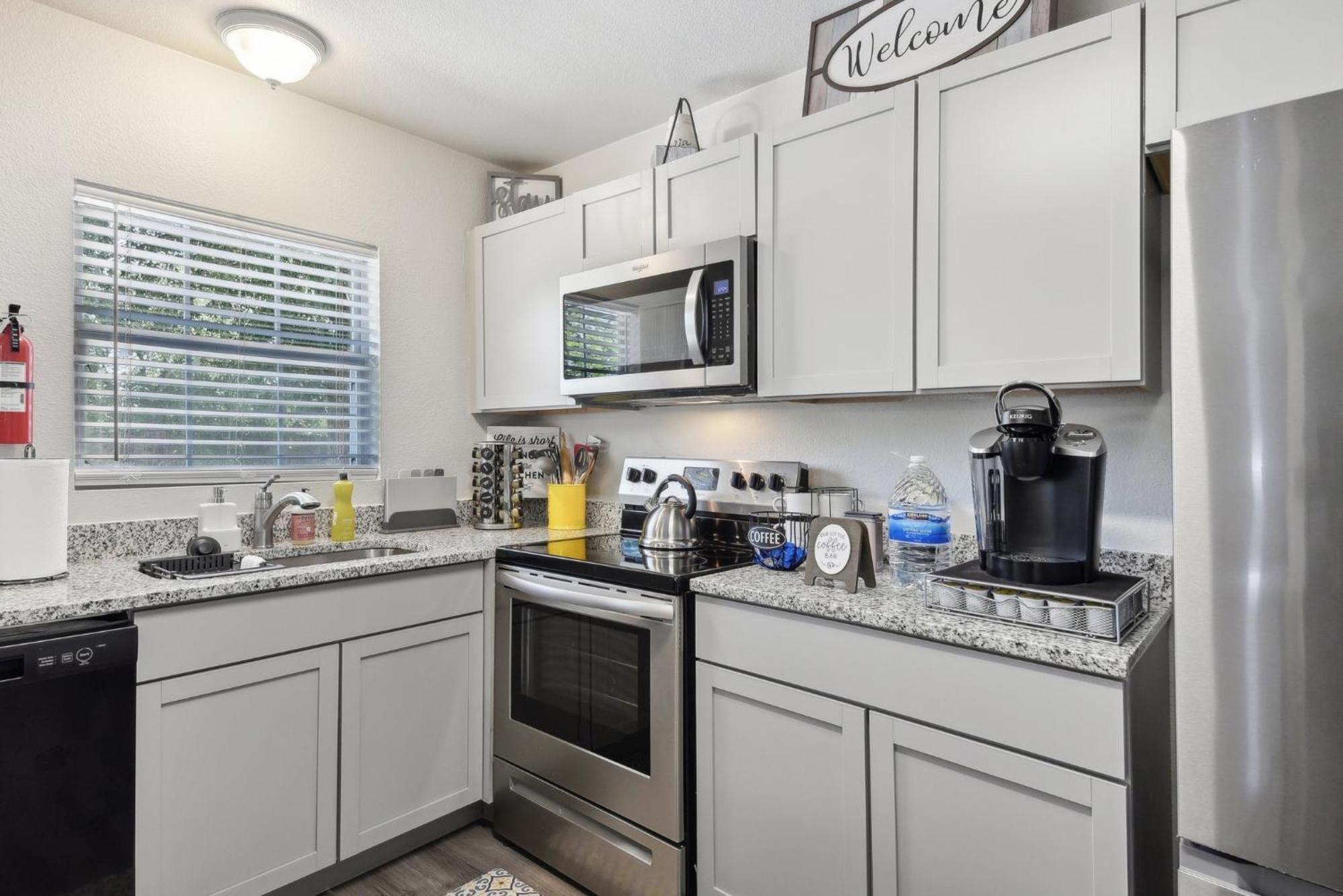 Modern Rental Near Medical Center, Six Flags, Utsa, La Cantera, Lackland Afb Holiday home San Antonio