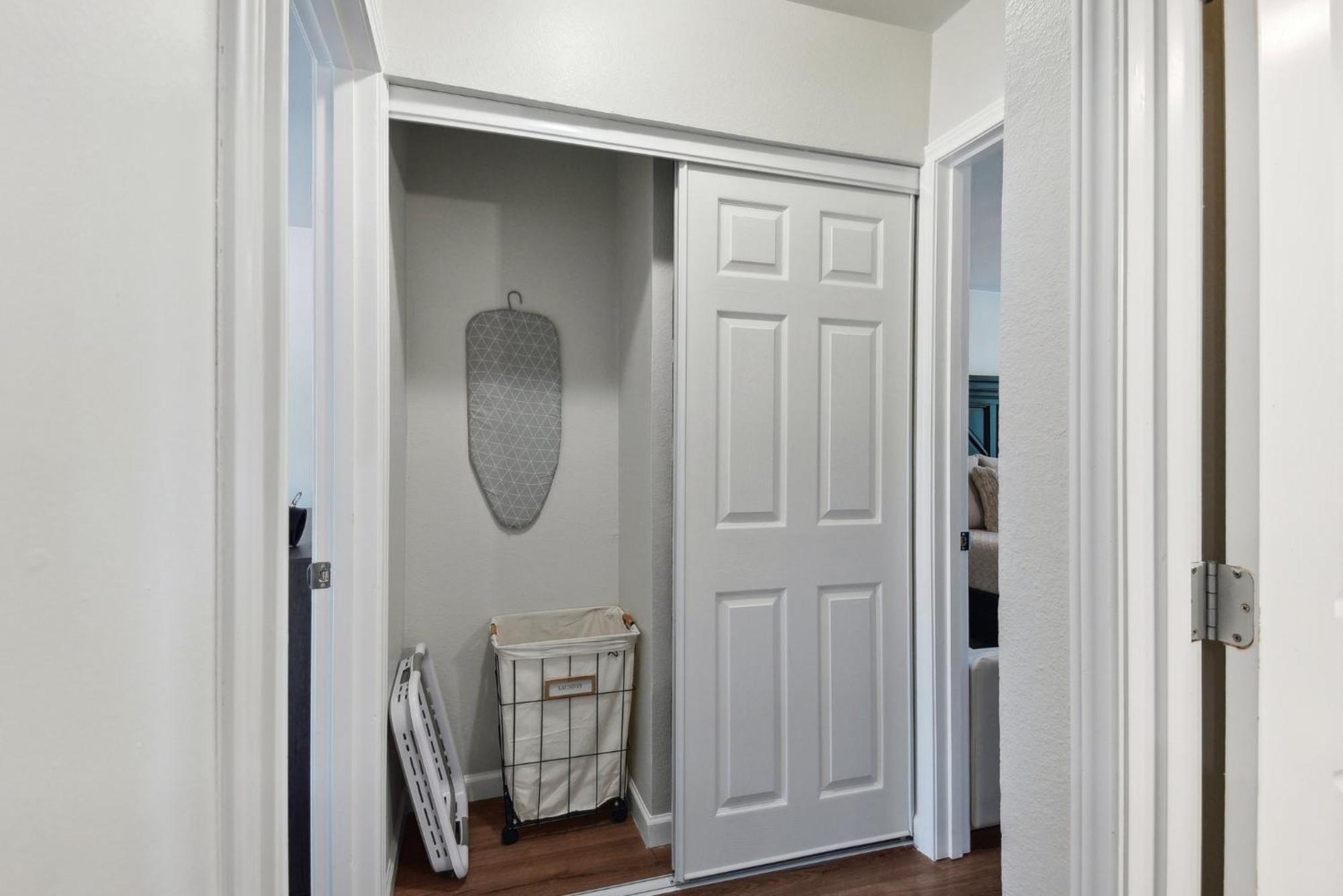Modern Rental Near Medical Center, Six Flags, Utsa, La Cantera, Lackland Afb San Antonio