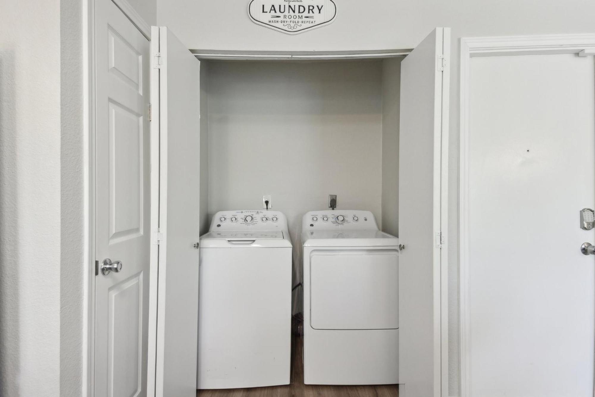 Holiday home Modern Rental Near Medical Center, Six Flags, Utsa, La Cantera, Lackland Afb