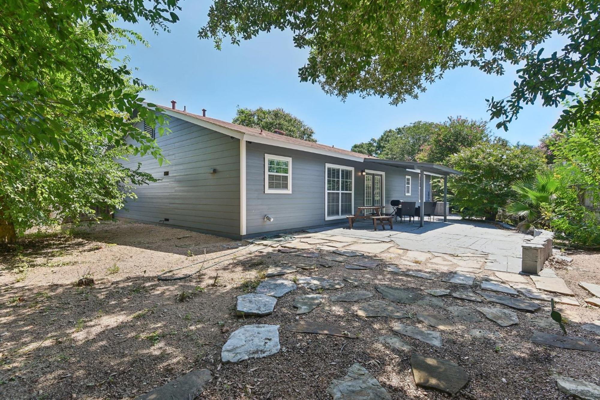 Holiday home Modern Rental Near Medical Center, Six Flags, Utsa, La Cantera, Lackland Afb